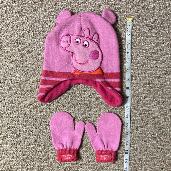 Peppa Pig hat and mitten set - Picture 5 of 7